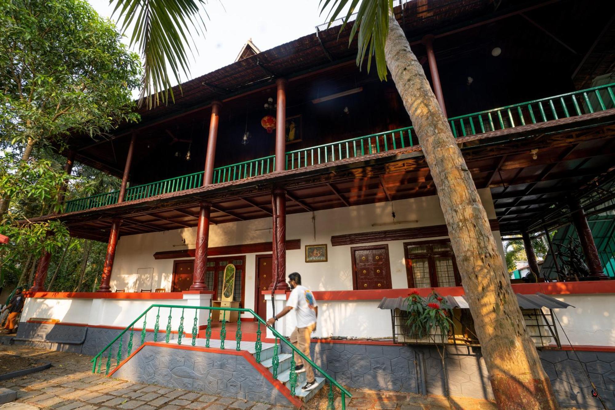 戈德亚姆 Garggi Backwater Retreat酒店 外观 照片