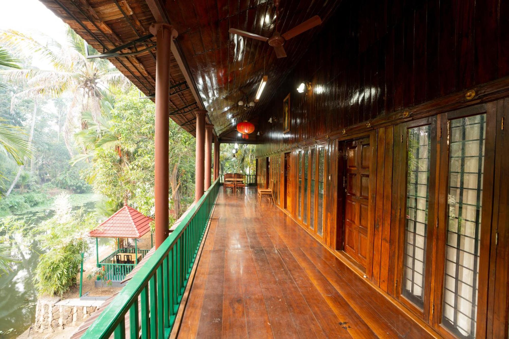 戈德亚姆 Garggi Backwater Retreat酒店 外观 照片