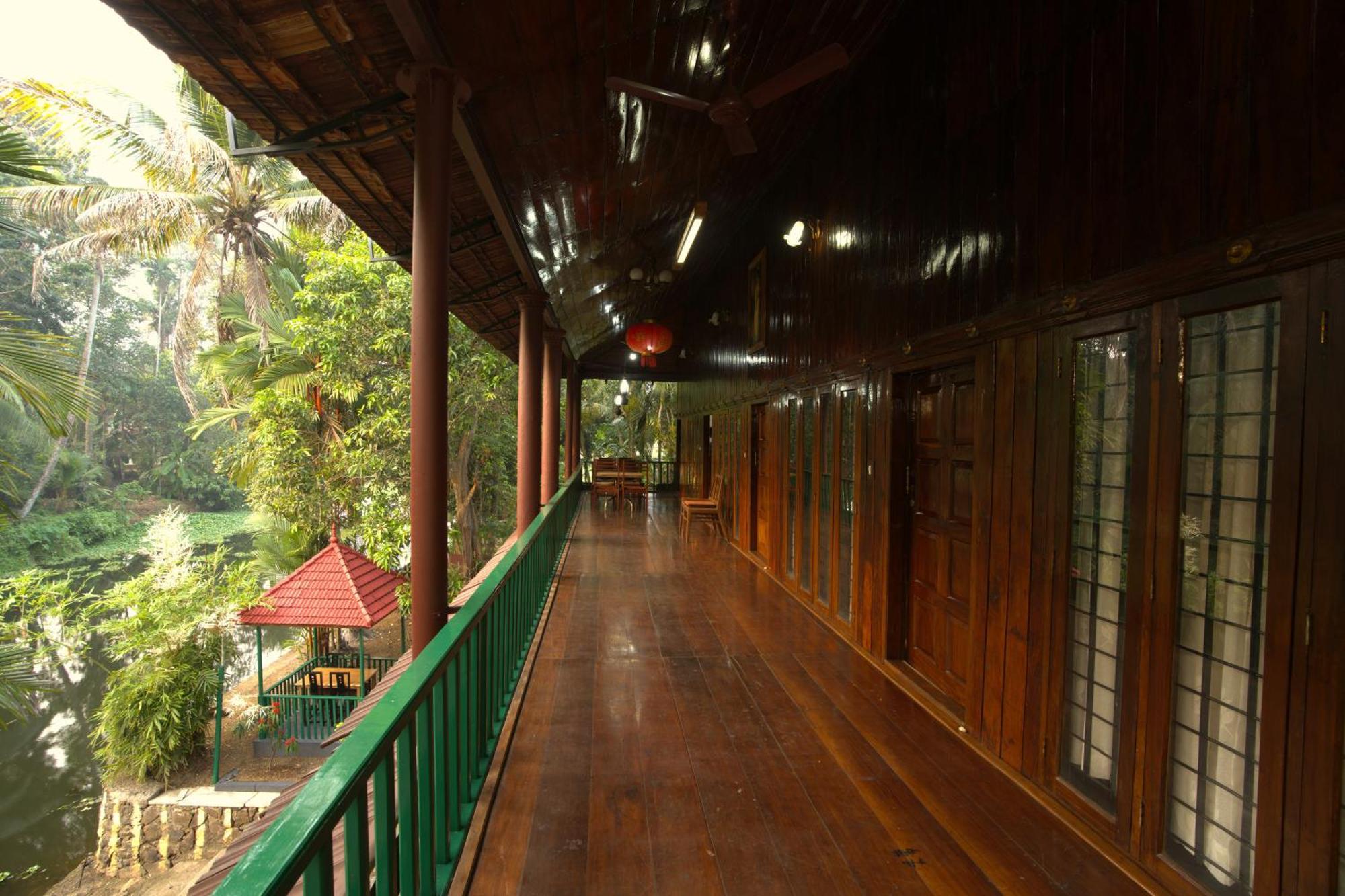 戈德亚姆 Garggi Backwater Retreat酒店 外观 照片