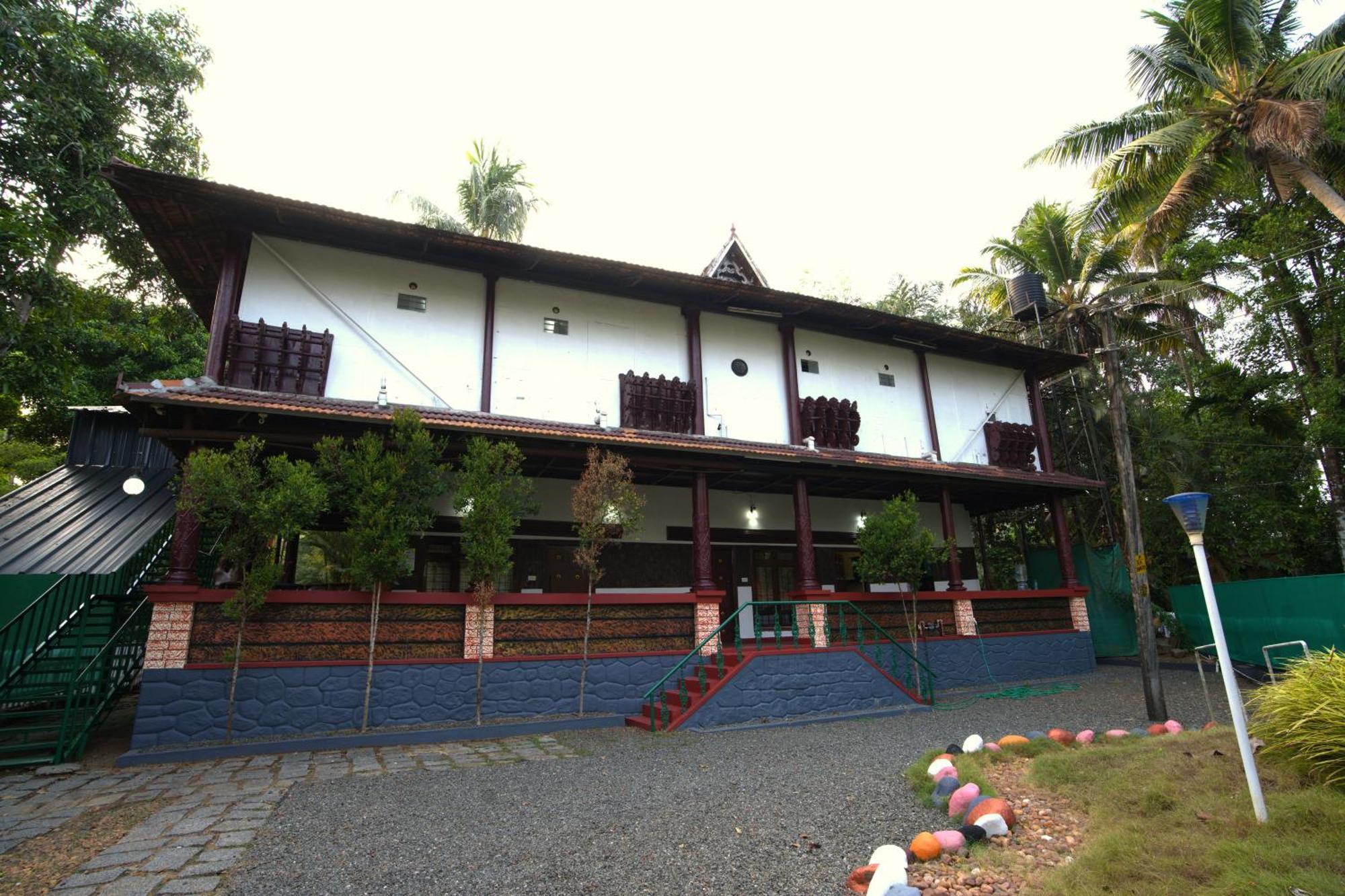 戈德亚姆 Garggi Backwater Retreat酒店 外观 照片